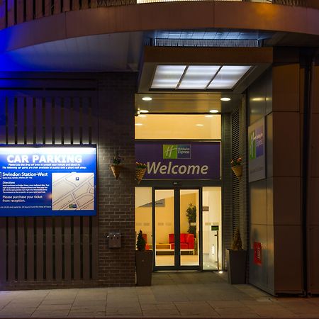 Holiday Inn Express Swindon City Centre By Ihg Екстериор снимка